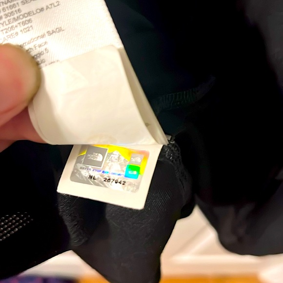 The North Face FastDry Reflective Wicking Base Layer Summit Dotknit LS Crew Tee - Picture 10 of 12